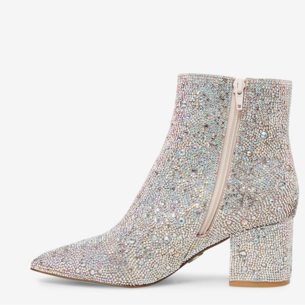 ✨HP✨NWB Betsey Johnson Kyla Booties - Picture 4 of 7